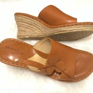 Born Cognac leather wedges